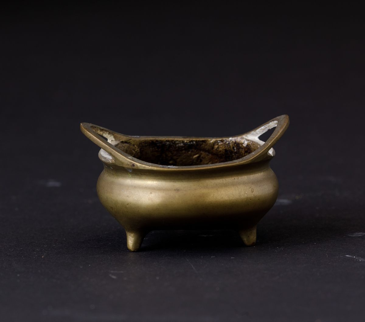 Piccolo Incensiere Tripode in Bronzo con Doppia Ansa, Cina, Dinastia Qing, XVIII Secolo