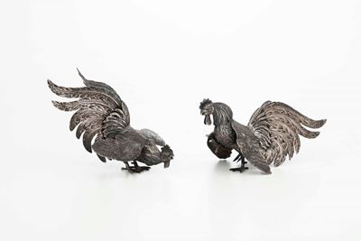 Coppia di Galli in Argento. Argenteria Artistica Italiana del XX Secolo. Bollo con Fascio Littori...