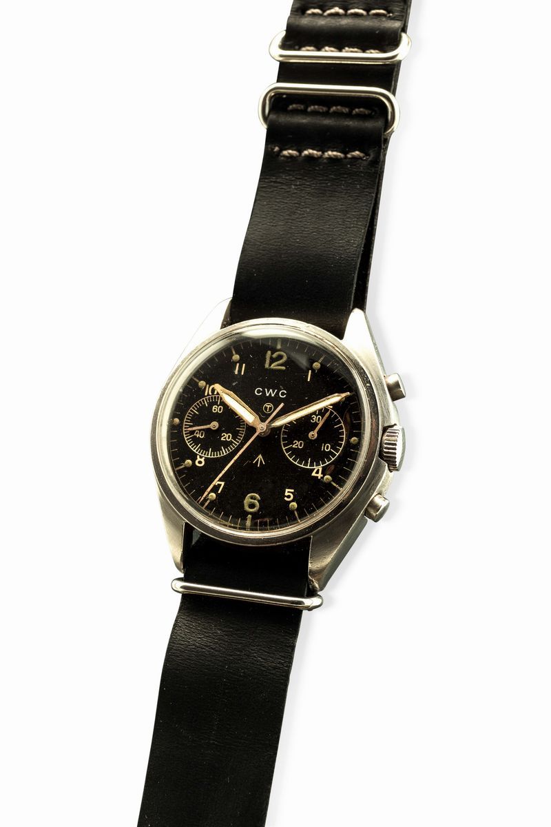 Cwc - Royal Navy Chronograph, Orologio Militare Assegnato, Anni '70, Carica Manuale e Cassa Asimm...