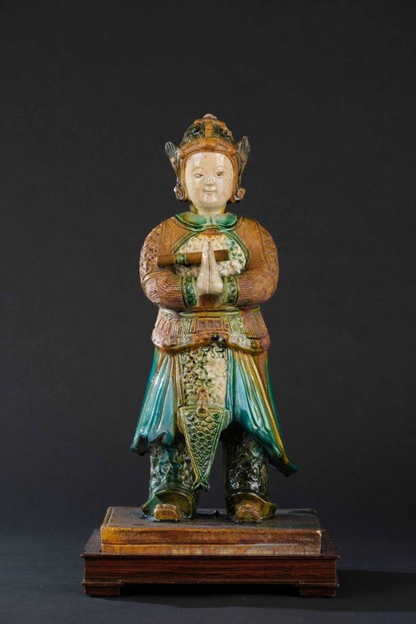 Figura di guerriero in ceramica invetriata, Cina