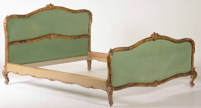 Letto in legno intagliato e dorato, stile XVIII secolo  - Auction Antiques | Time Auction - Cambi Casa d'Aste