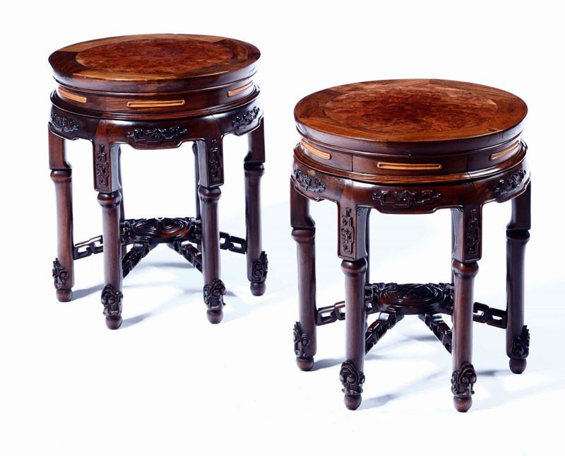 Coppia di panchetti/tabourets in legno intagliato. Cina  - Auction Antiques | Time Auction - Cambi Casa d'Aste