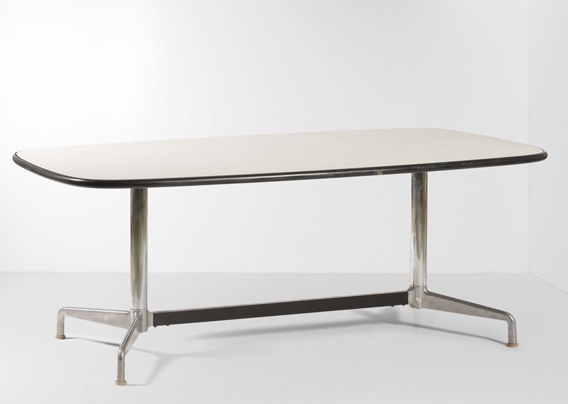 Charles Eames : Tavolo rettangolare con struttura in alluminio pressofuso e metallo laccato, piano in legno laminato.  - Asta Design Lab - I - Cambi Casa d'Aste