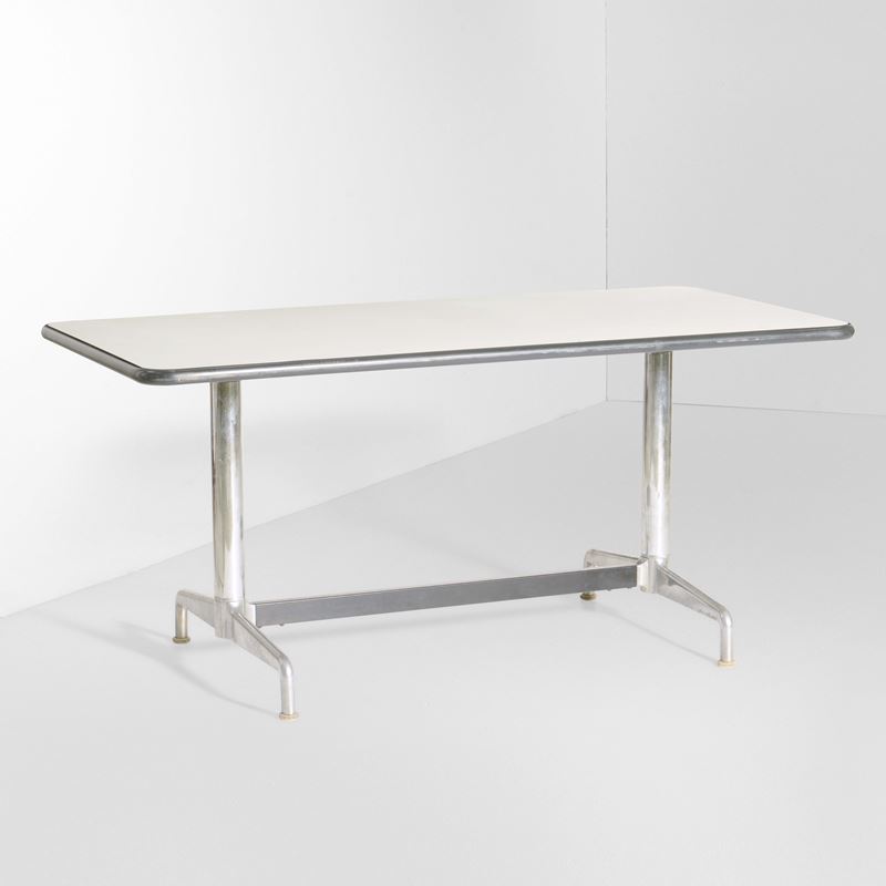 Charles Eames : Tavolo con struttura in metallo cromato e piano in legno laminato  - Asta Design Lab - I - Cambi Casa d'Aste