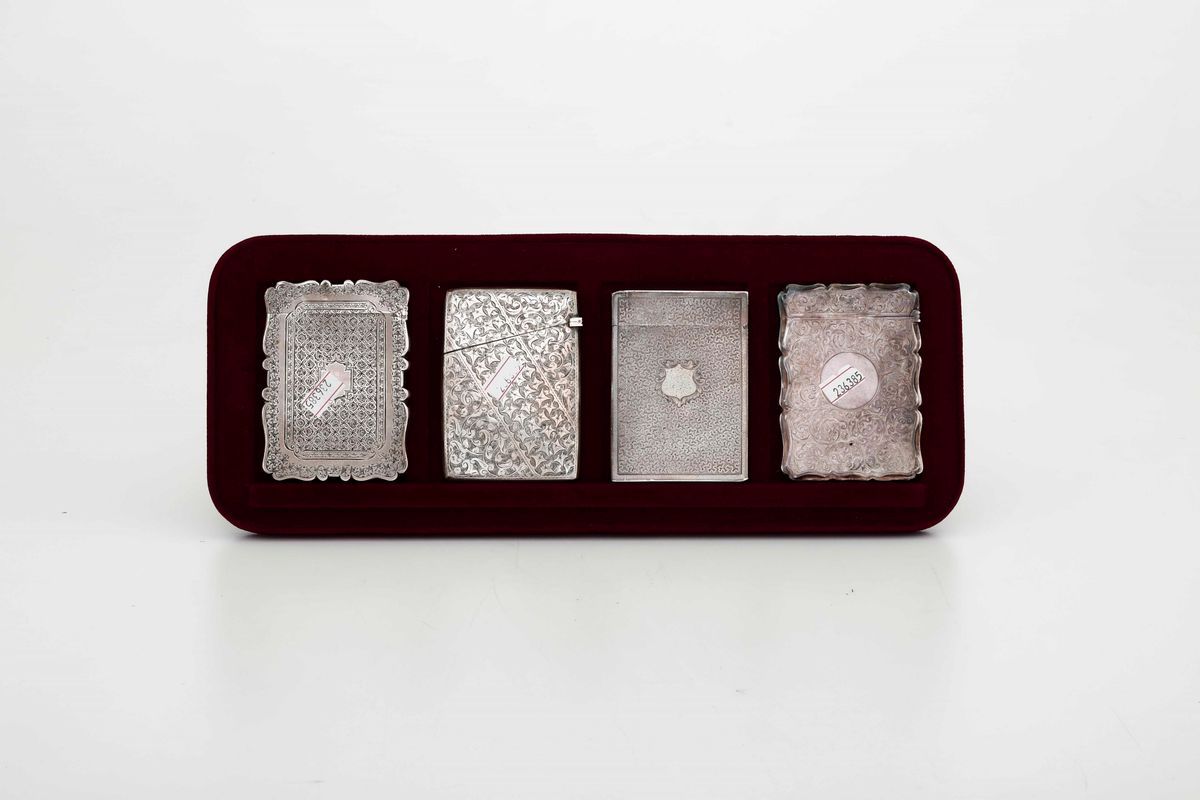Quattro Scatoline Porta Biglietti in Argento Cesellato. Marchi della Città di Birmingham per il X...