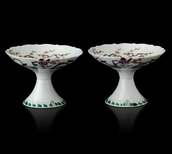 Two porcelain stands, China, Republic, 1900s