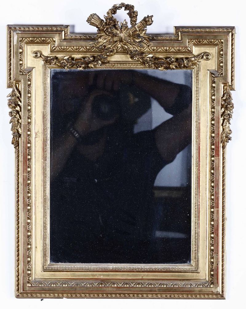 Piccola specchiera in legno intagliato, laccato e dorato  - Auction Antiques | Timed Auction - Cambi Casa d'Aste