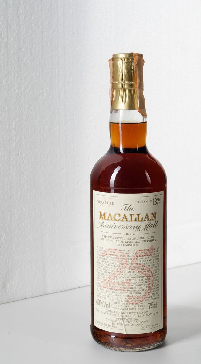 Macallan, Single Highland Scotch Whisky Anniversary 25 Years Old