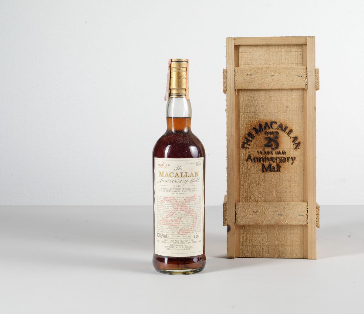 Macallan, Single Highland Scotch Whisky Anniversary 25 Years Old