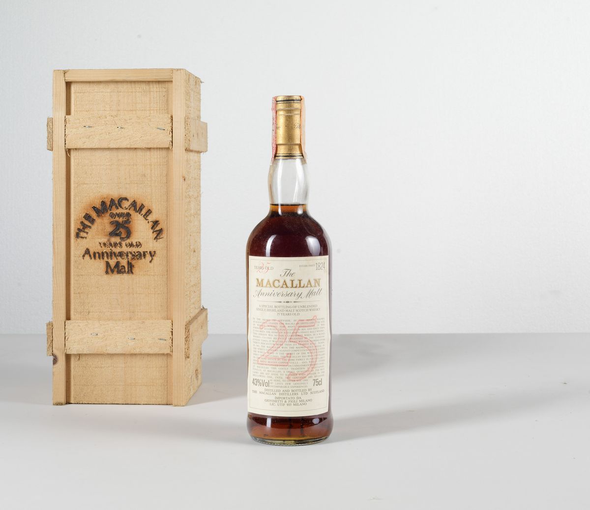 Macallan, Single Highland Scotch Whisky Anniversary 25 Years Old