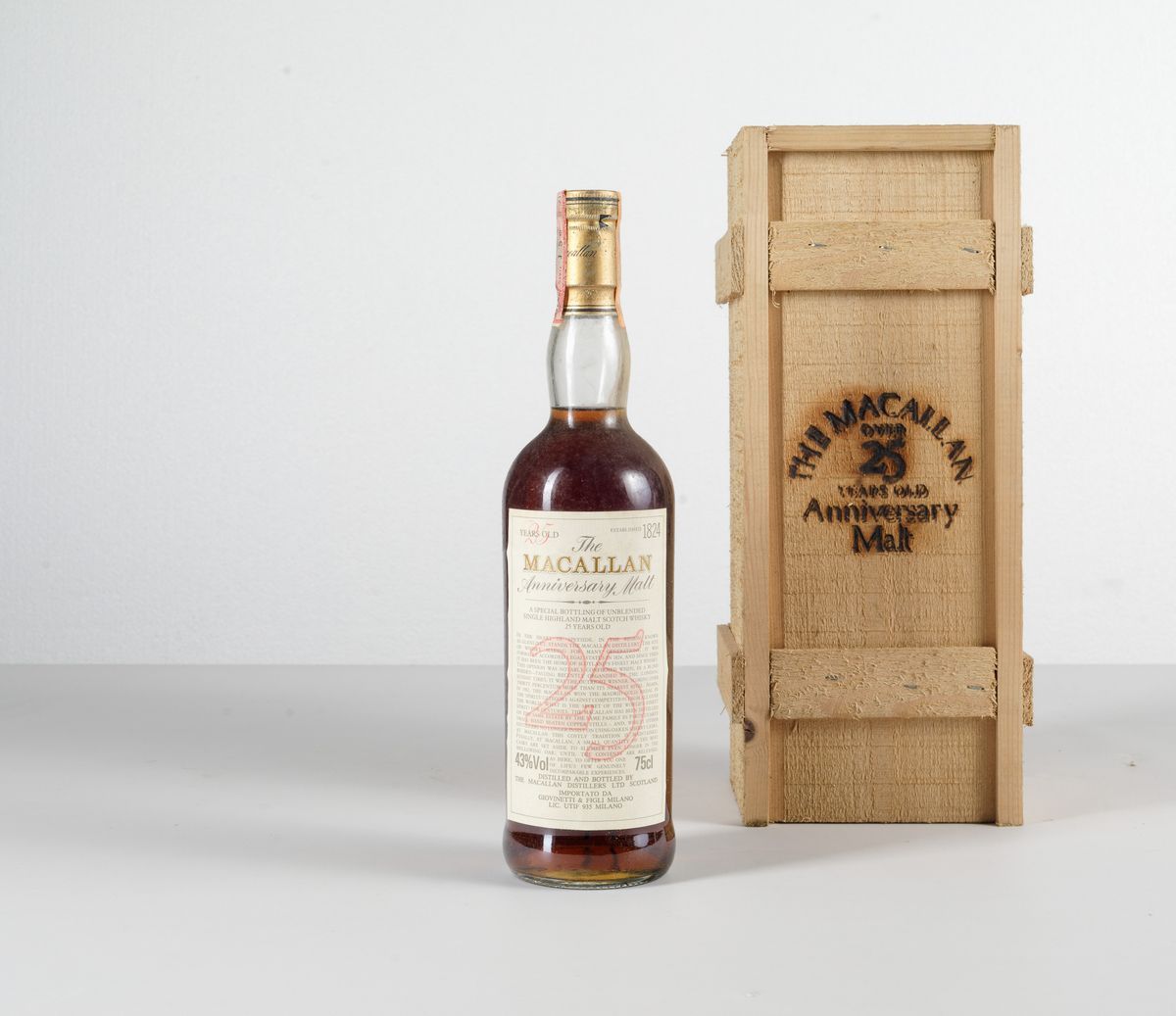 Macallan, Single Highland Scotch Whisky Anniversary 25 Years Old