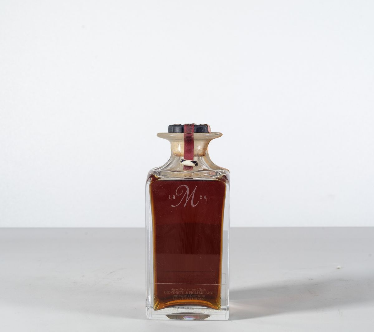 Macallan, Single Malt Scotch Whisky 25 Years Old Decanter Serie M