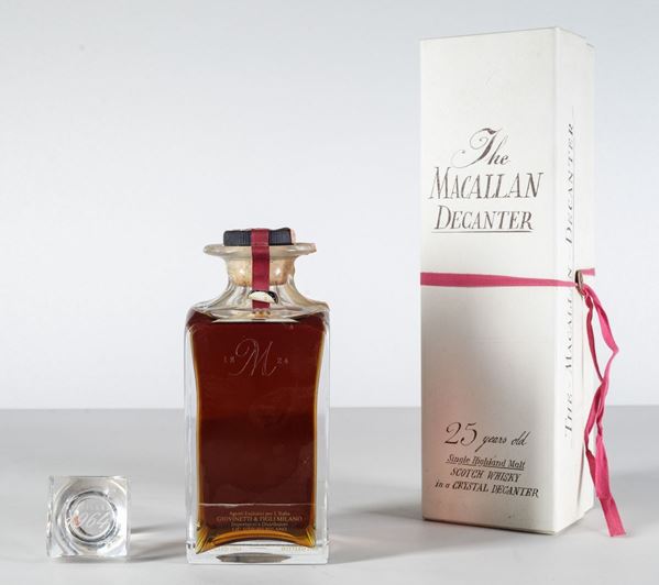 Macallan, Single Malt Scotch Whisky 25 years old Decanter serie M