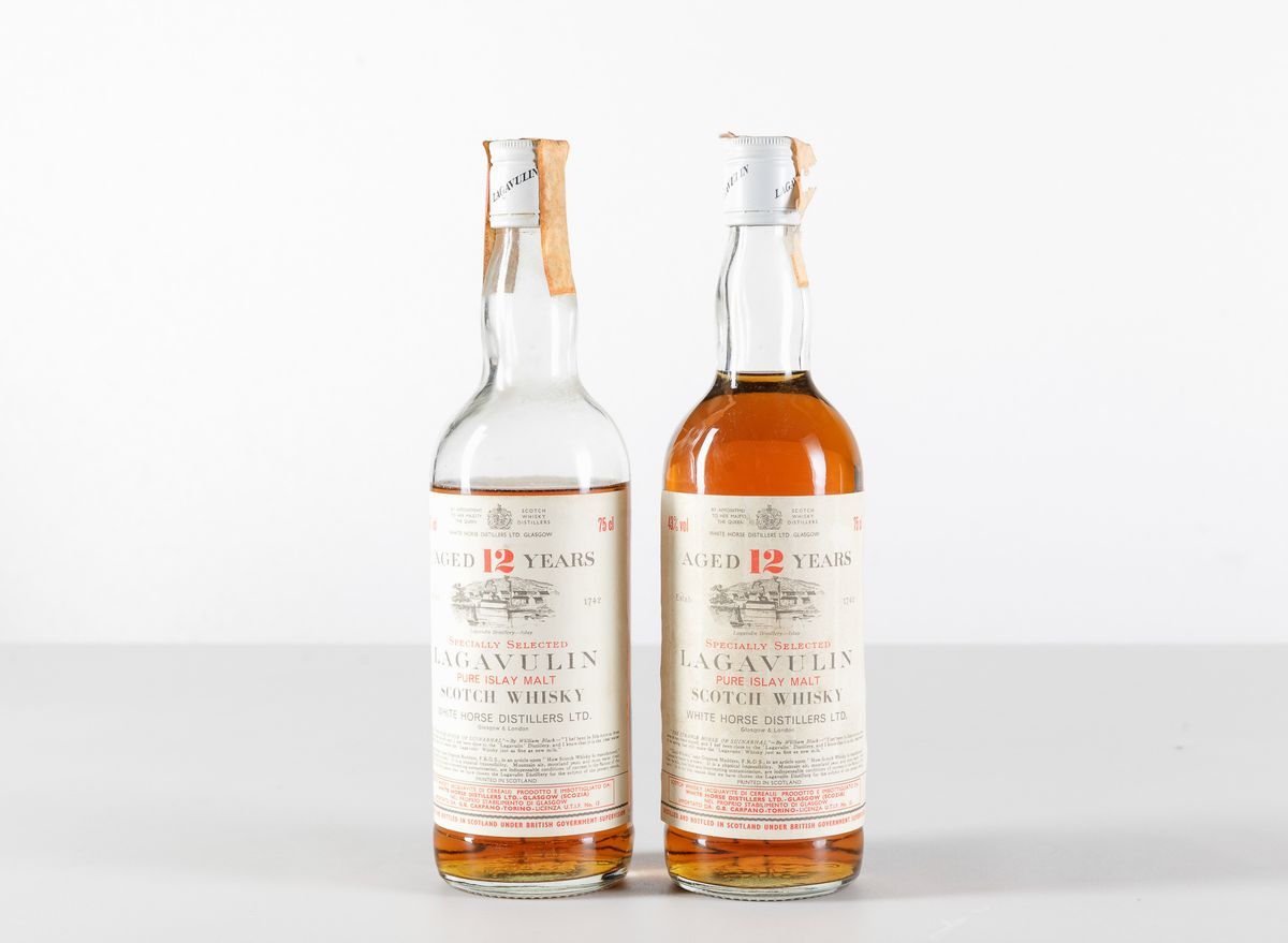 Lagavulin, White Horse Distillers, Pure Islay Malt Scotch Whisky 12 Years Old