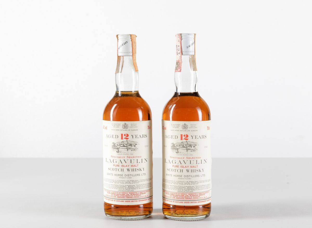 Lagavulin, White Horse Distillers, Pure Islay Malt Scotch Whisky 12 Years Old