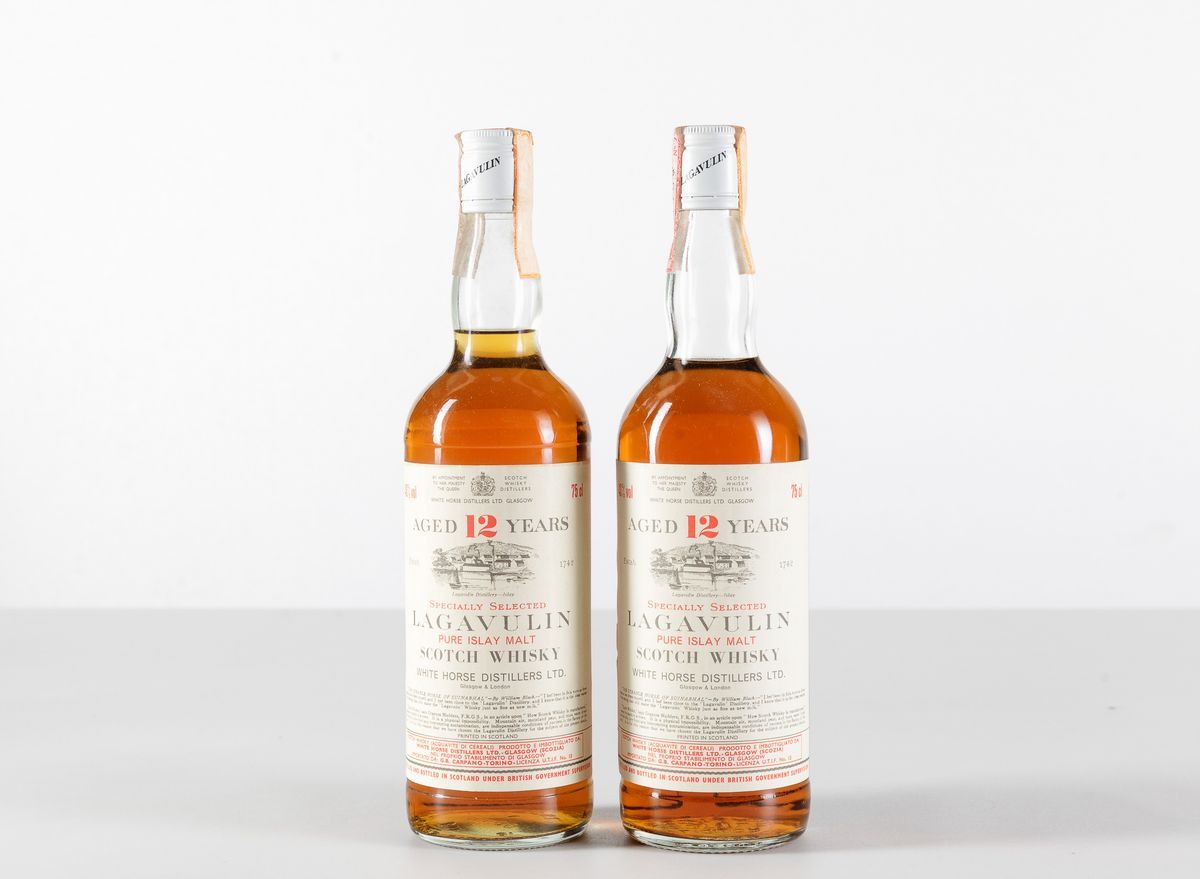 Lagavulin, White Horse Distillers, Pure Islay Malt Scotch Whisky 12 Years Old
