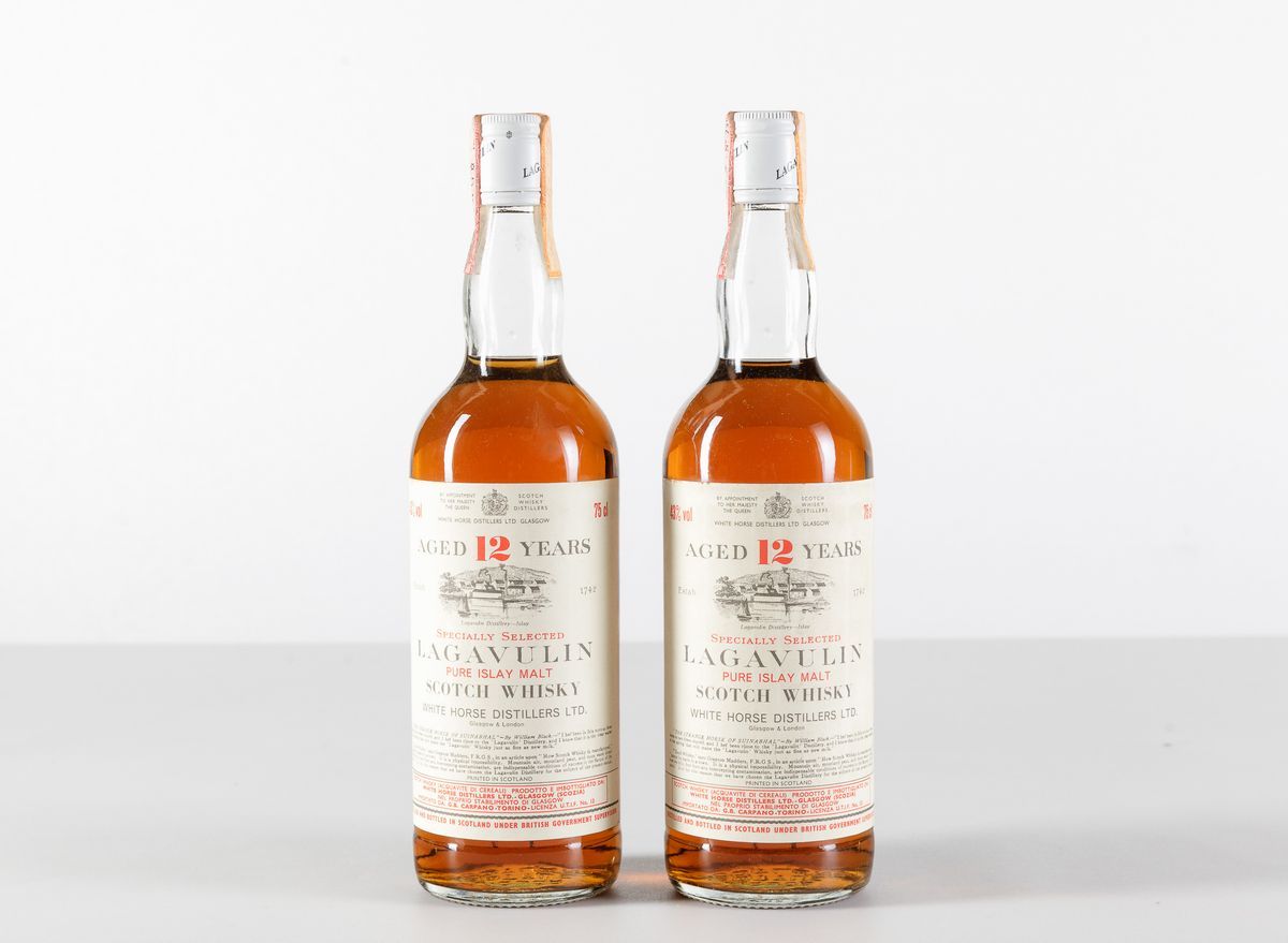 Lagavulin, White Horse Distillers, Pure Islay Malt Scotch Whisky 12 Years Old