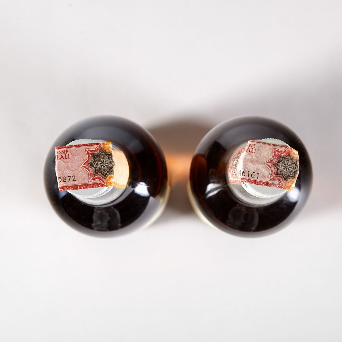 Lagavulin, White Horse Distillers, Pure Islay Malt Scotch Whisky 12 Years Old