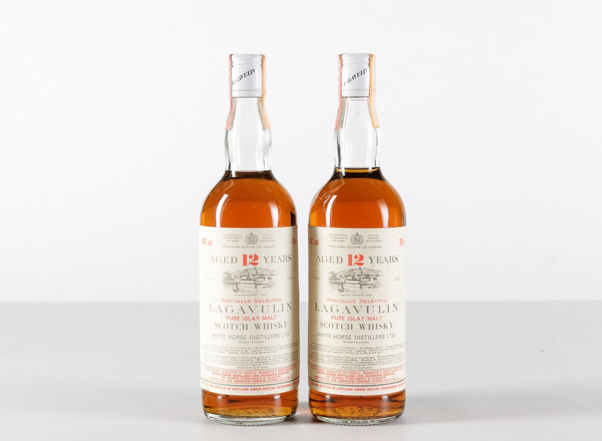 Lagavulin, White Horse Distillers, Pure Islay Malt Scotch Whisky 12 Years Old