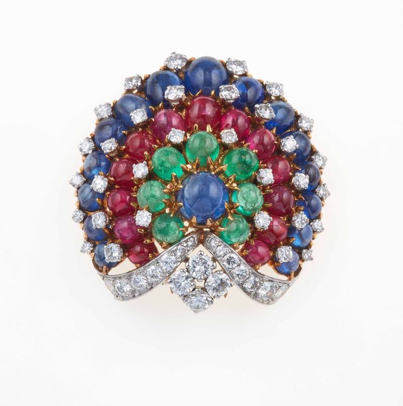 Clip con diamanti, zaffiri, rubini e smeraldi taglio cabochon  - Asta Fine Jewels - III - Cambi Casa d'Aste