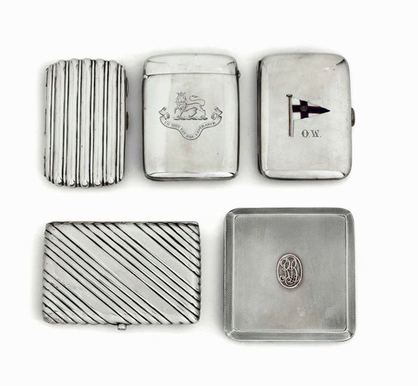 Cinque scatole e porta sigarette in argento, oro, pietre colorate e smalti policromi, Inghilterra XX secolo