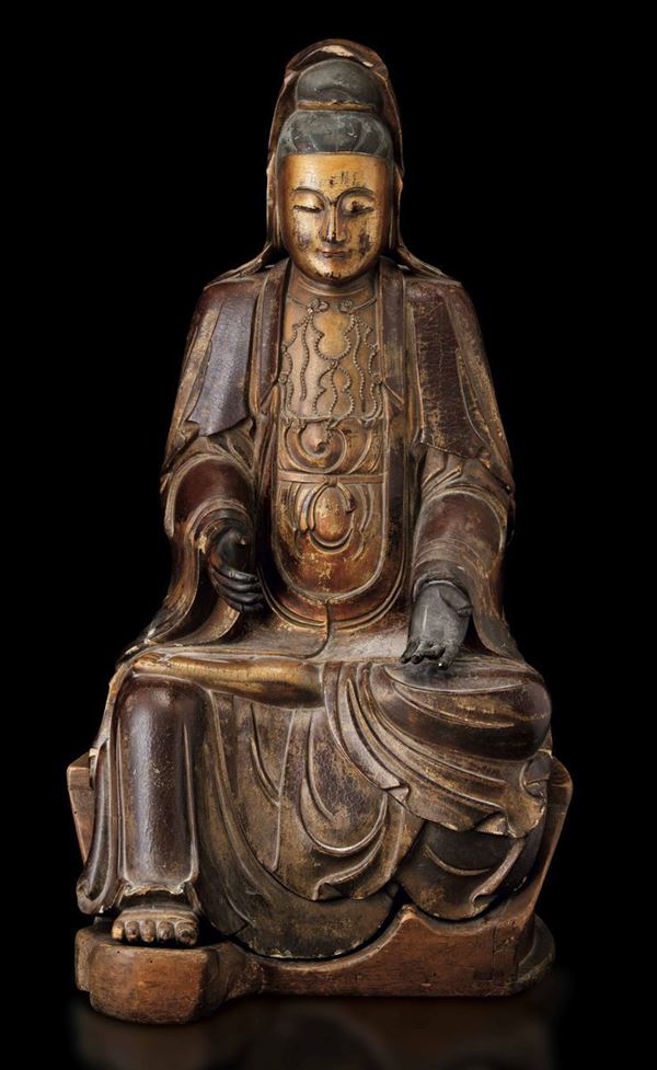 Grande figura di Buddha in legno laccato e dorato, Cina, Dinastia Qing, epoca Kangxi (1662-1722)