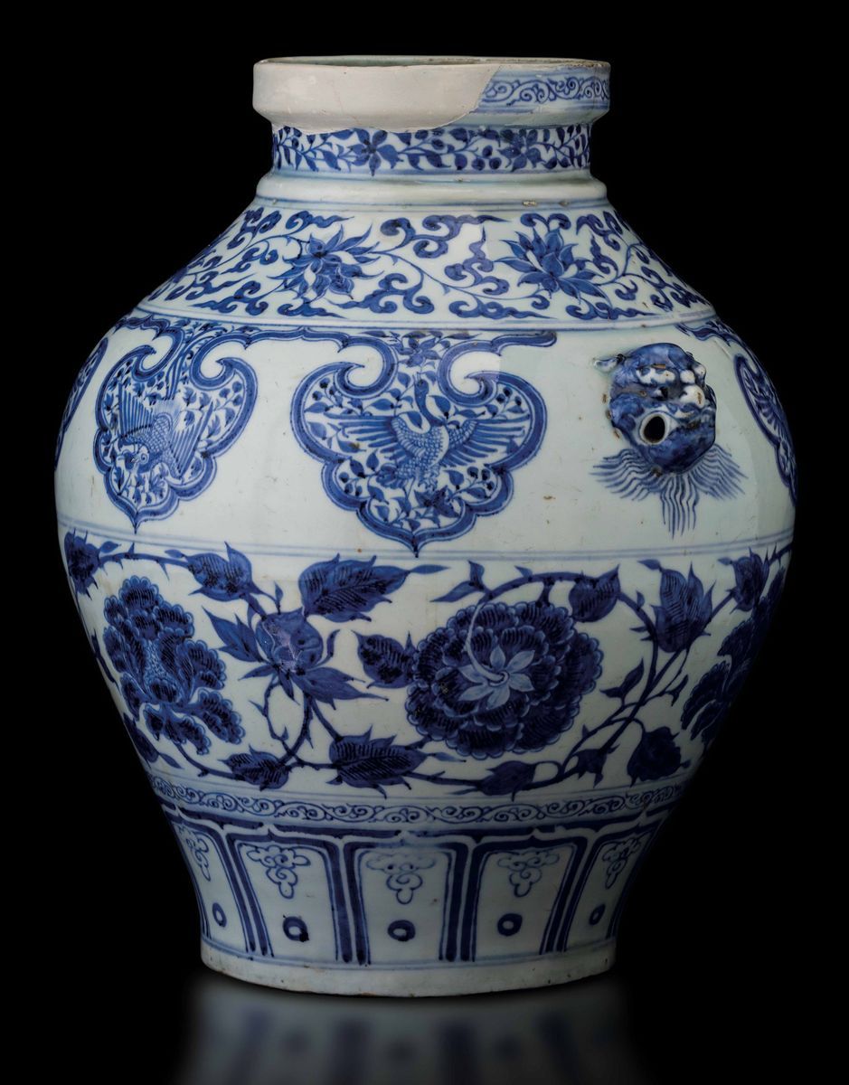 Rara ed Eccezionale Jar in Porcellana Bianca e Blu con Decori Floreali, Figure di Fenici Entro Ri...