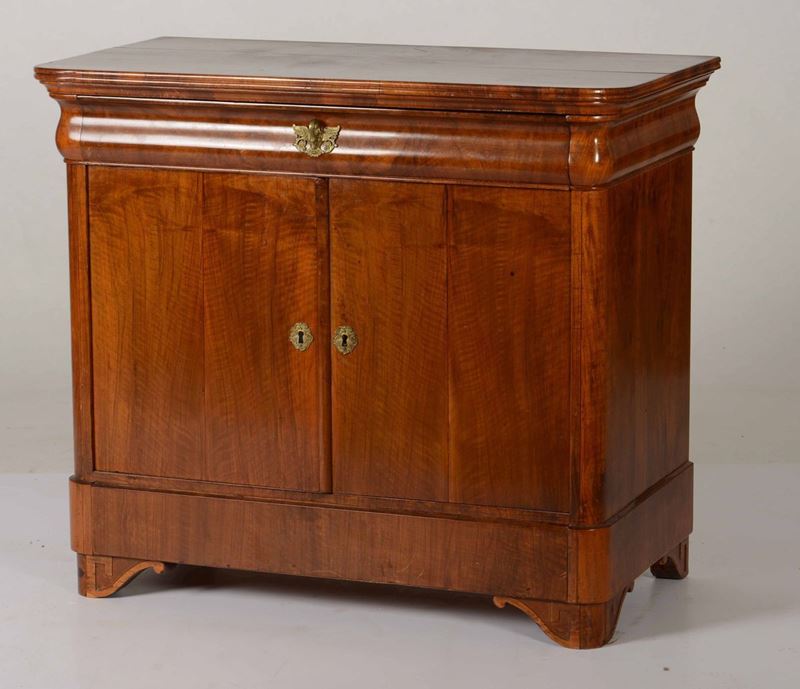 Credenza a due ante e un cassetto in legno lastronato, XIX-XX secolo  - Asta Antiquariato | Cambi Time - Cambi Casa d'Aste