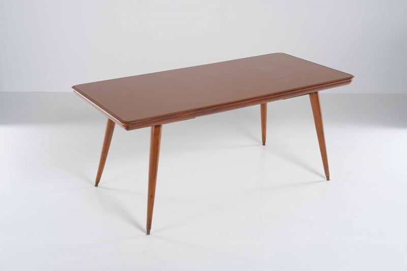 Tavolo rettangolare con struttura in legno e piano in vetro.  - Auction Design - Cambi Casa d'Aste