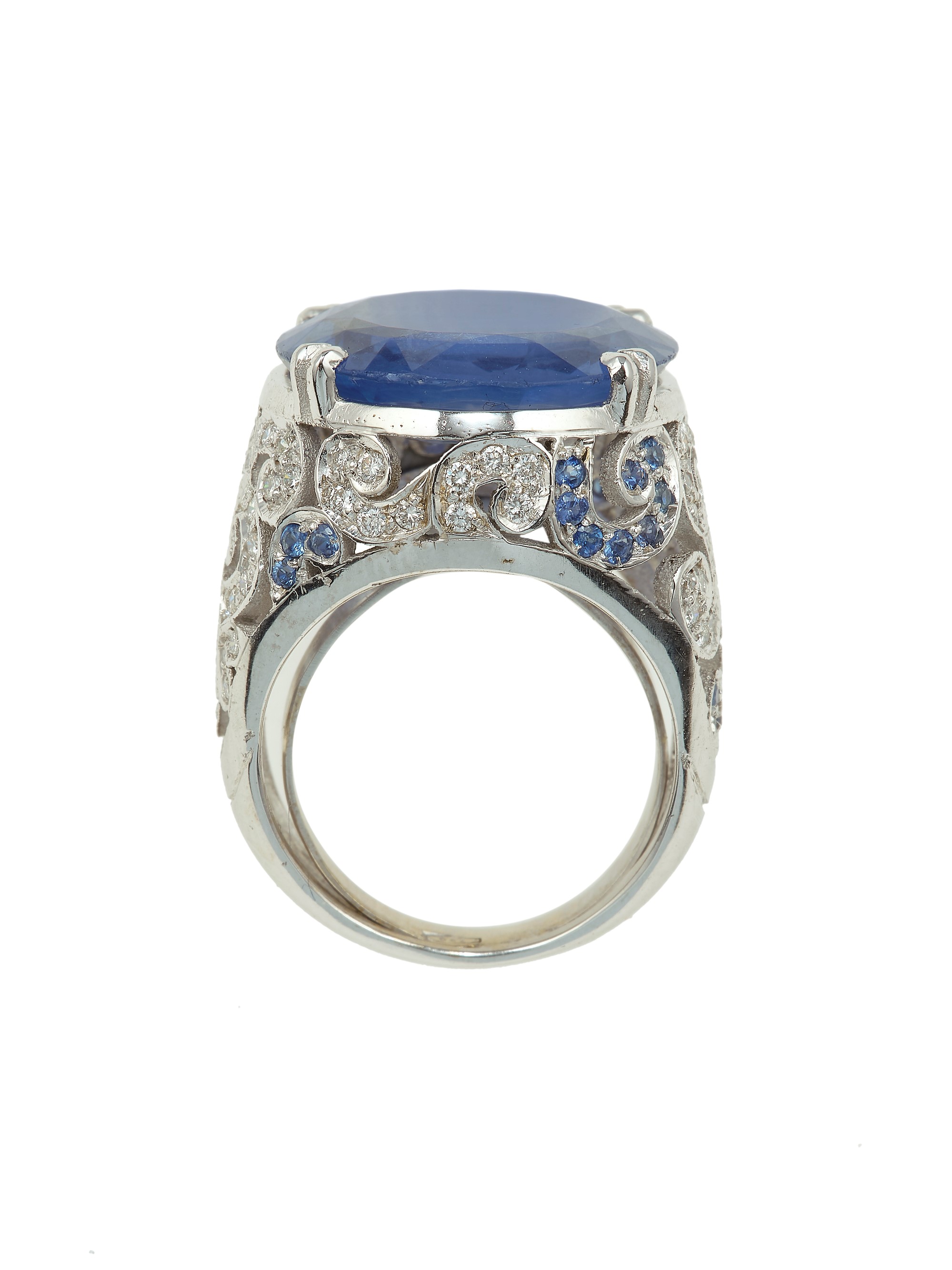 Anello con zaffiro (Sri Lanka), in oro bianco 750/1000, con diamanti