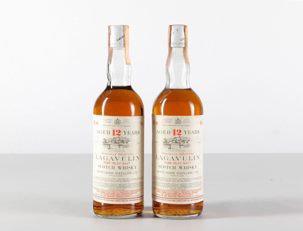 Lagavulin, White Horse Distillers, Pure Islay Malt Scotch Whisky 12 Years Old