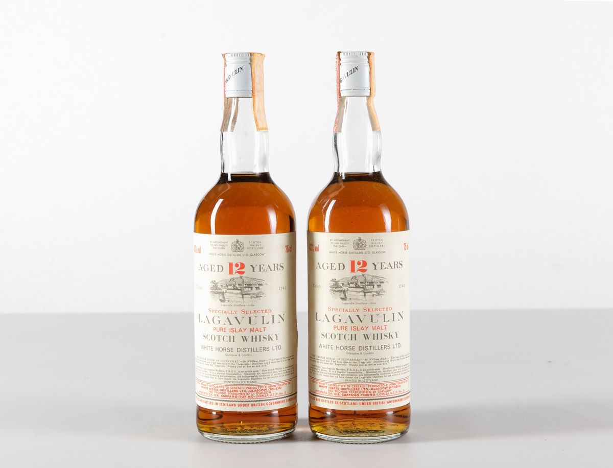 Lagavulin, White Horse Distillers, Pure Islay Malt Scotch Whisky 12 Years Old