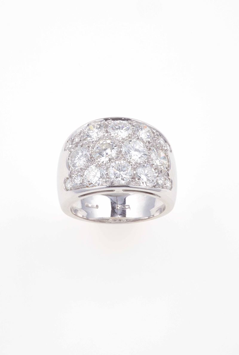 Anello a fascia con diamanti taglio brillante per ct 3.00 circa  - Asta Fine Jewels - III - Cambi Casa d'Aste