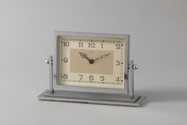 Orologio da tavolo in acciaio stile Art Decò, anni 60 carica manuale, 8 giorni di carica