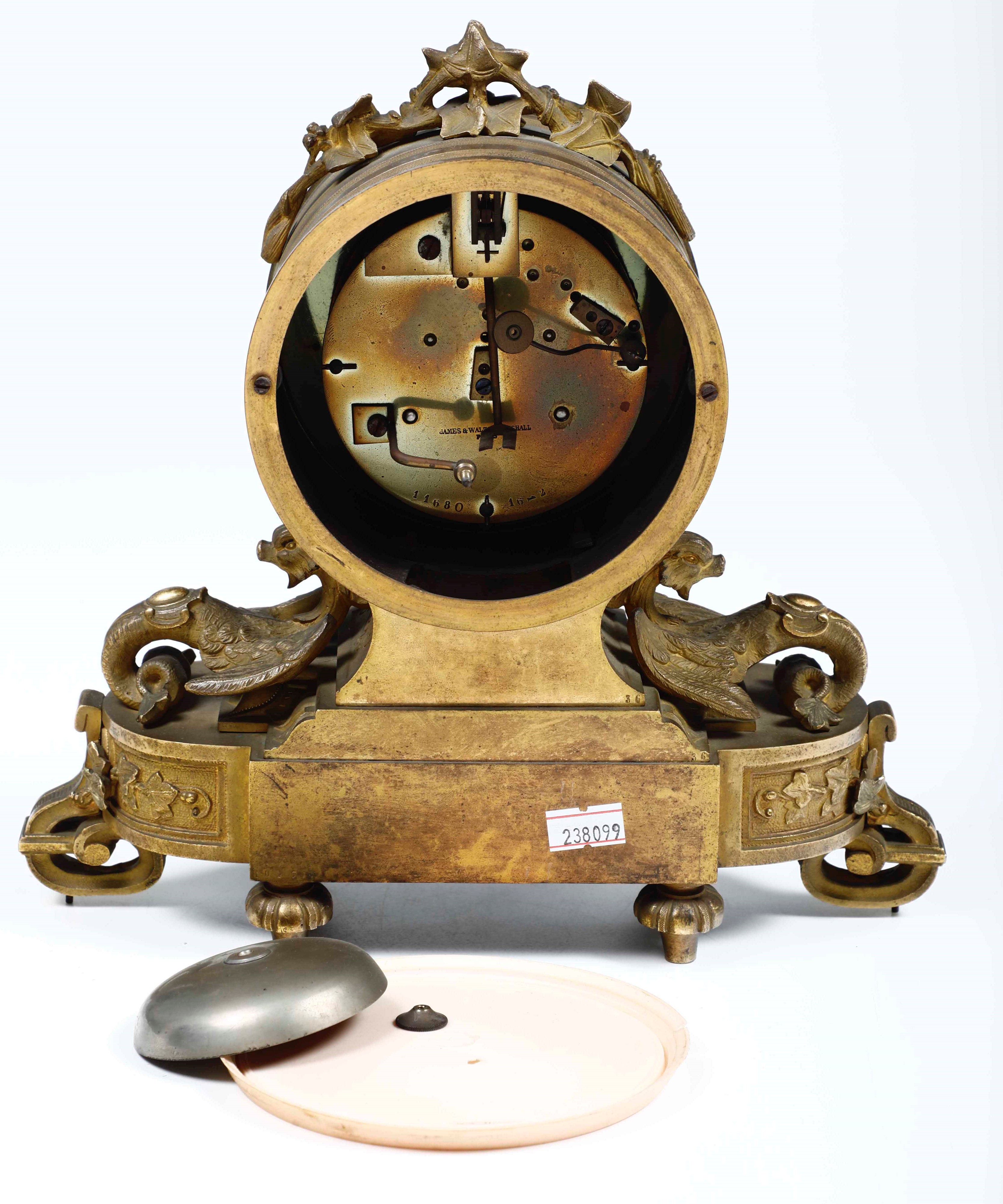 Pendola da Tavolo in Bronzo Dorato e Placche in Porcellana di Sevres. James And Walter Marshall O...