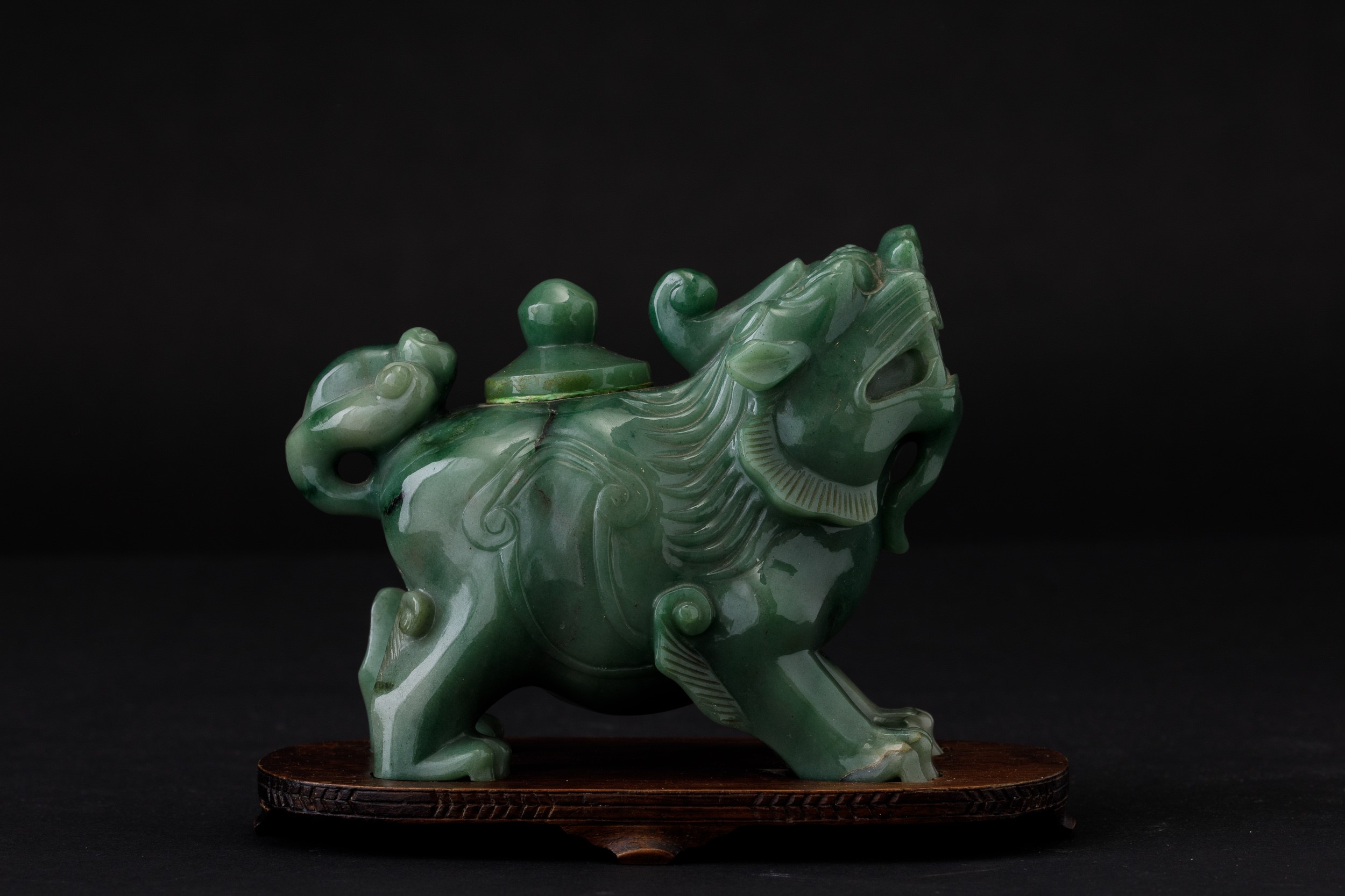 Incensiere a Forma di Leoncino in Giada Verde Mela, Cina, Dinastia Qing, XIX Secolo