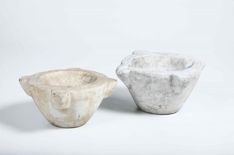 Due mortai diversi in marmo bianco  - Auction Fine Art January | Cambi Time - I - Cambi Casa d'Aste