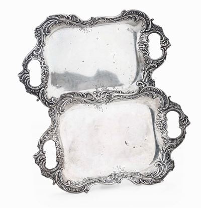Coppia di Vassoi in Argento. Argenteria Artistica Tedesca, XIX-XX Secolo