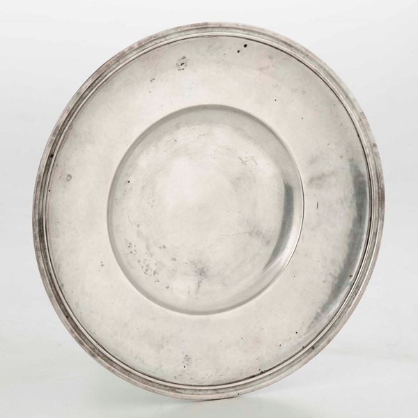 Piatto in argento 900. Argenteria italiana del XX secolo per Gioielleria Chiappa, Genova