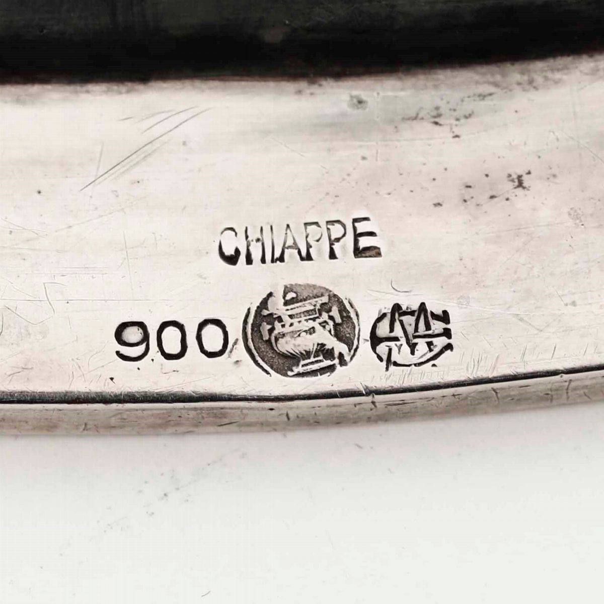 Piatto in Argento 900. Argenteria Italiana del XX Secolo per Gioielleria Chiappa, Genova