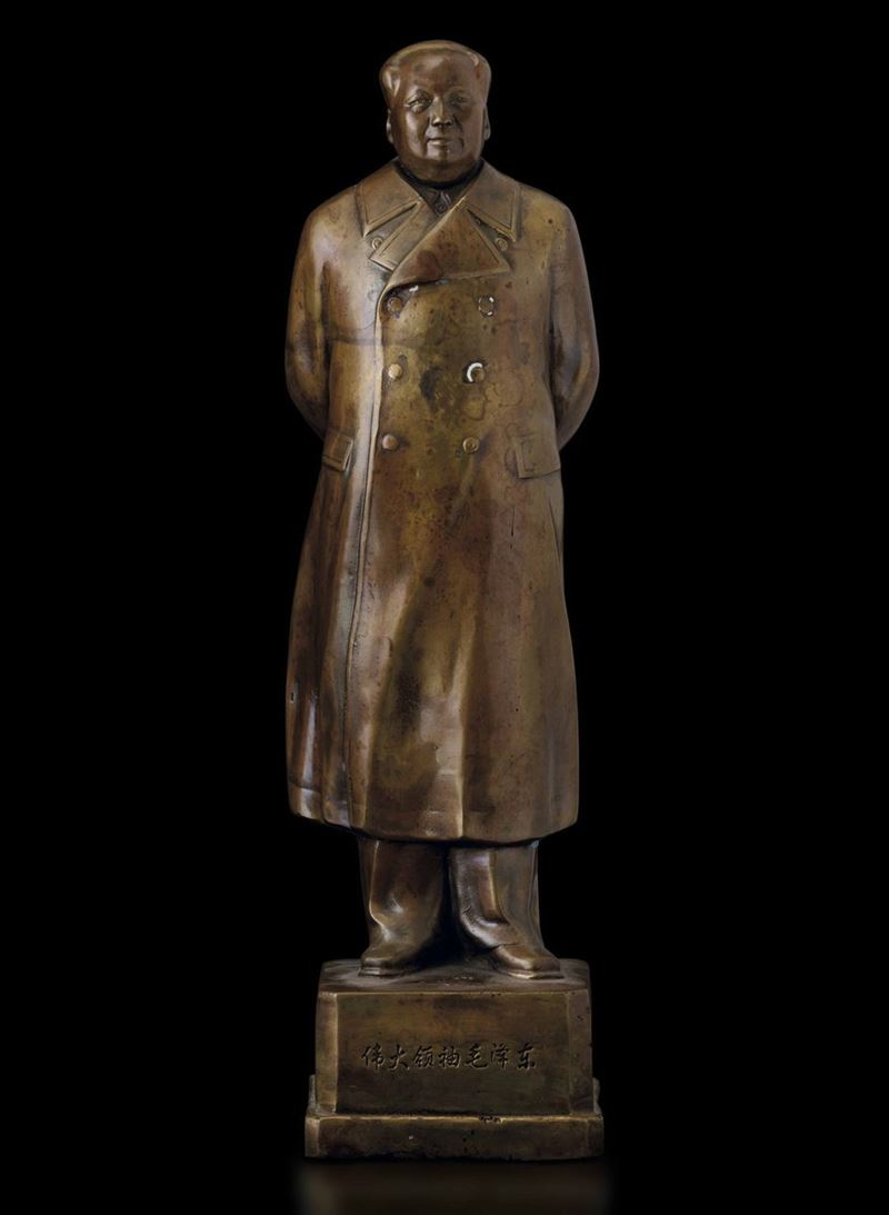 Figura di Mao Tse Tong in bronzo, Cina, XX secolo  - Asta Fine Chinese Works of Art - Cambi Casa d'Aste
