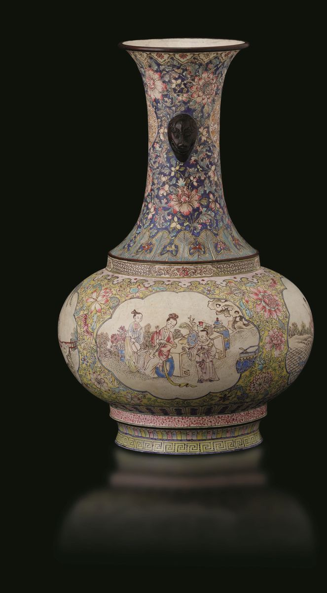 Vaso a Bottiglia in Smalto con Scene di Vita Comune Entro Riserve, Decori Floreali e Mascheroni, ...