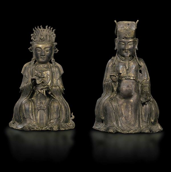Due grandi figure in bronzo raffiguranti Guanyin con bambino e Wenchang Dijun, Cina, Dianstia Ming, XVII secolo