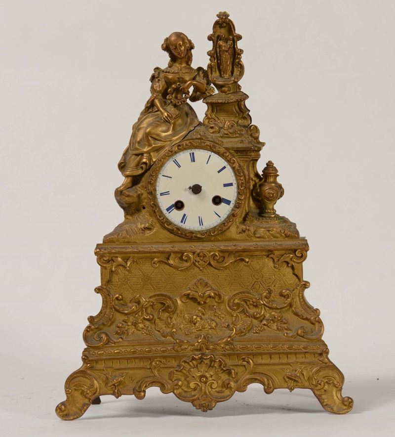 Pendola da tavolo in metallo dorato  - Auction Antiques | Time Auction - Cambi Casa d'Aste