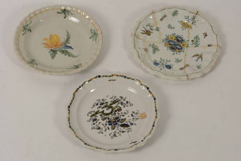 Tre piatti. Italia del nord, XVIII e XIX secolo  - Asta Ceramiche | Cambi Time - Cambi Casa d'Aste