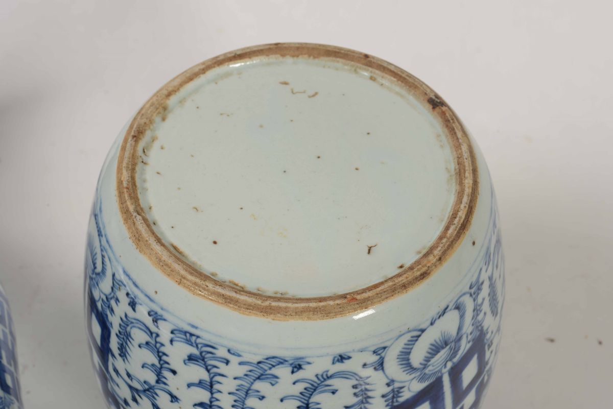 Vaso a Tromba in Porcellana e Potiche in Porcellana, Cina XX Secolo