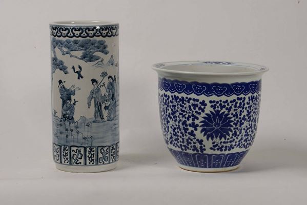 Lotto di oggetti in porcellana, CIna XX secolo