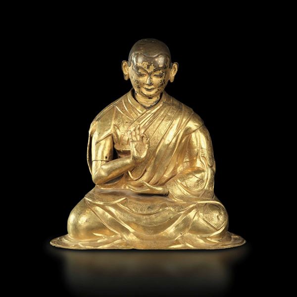 Grande figura di monaco seduto in repoussÃ¨ dorato, Tibet, XVIII secolo