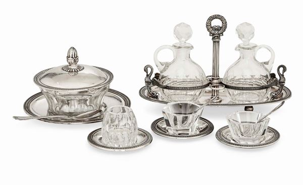 Set da tavola per condimenti in argento e vetro molato. Argenteria italiana del XX secolo. Argentiere Ricci e C., Alessandria