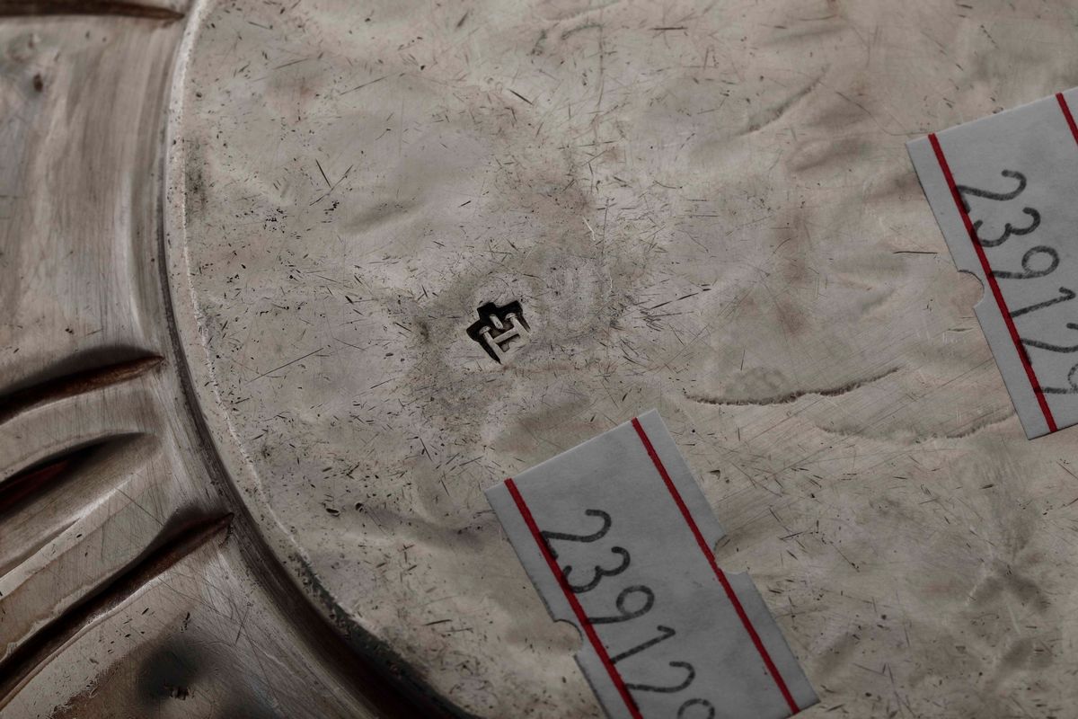 Secchiello Argento Fuso, Sbalzato e Cesellato Argenteria Genovese del XVIII Secolo Bollo della “t...
